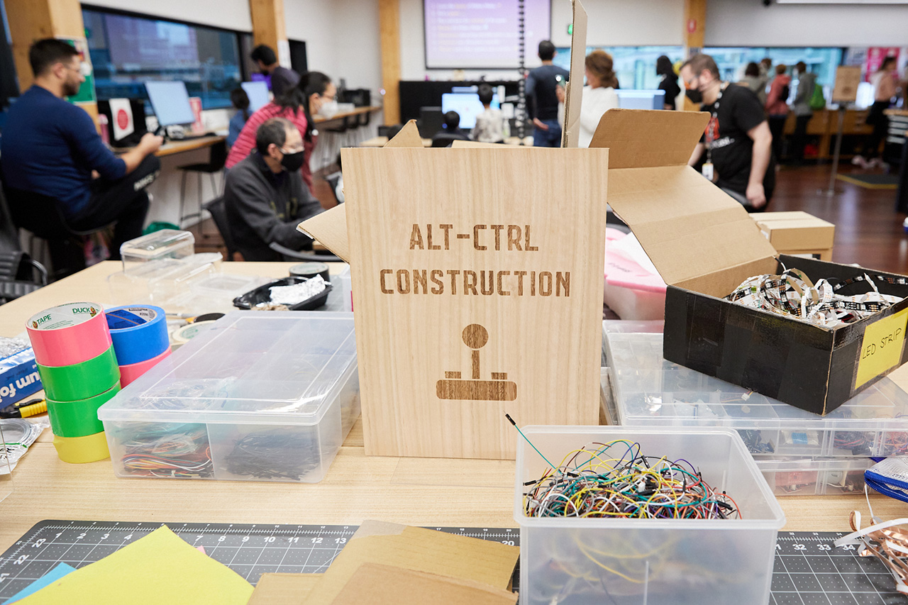 A sign saying Alt-Ctrl Construction.